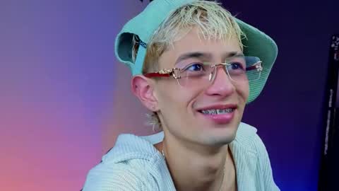 Snapshot of mattias_dantee chatting on 23, 12, 2025 mattias online show from 23, 12, 2025