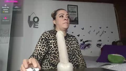 Mature liaa online show from 10, 2, 2025