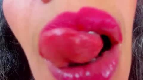 Sexy Hot Mature Sophy online show from 28, 10, 2025