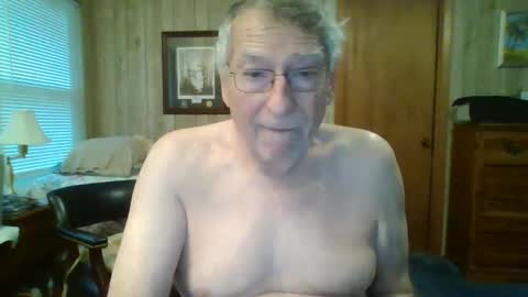 Snapshot of maturecouple1954 chatting on 27, 1, 2025 SXECPL55 at G mail Dot Com online show from 27, 1, 2025