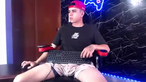 Snapshot of maty_hard chatting on 8, 1, 2025 Matias online show from 8, 1, 2025