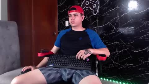 Snapshot of maty_hard chatting on 12, 3, 2025 Matias online show from 12, 3, 2025