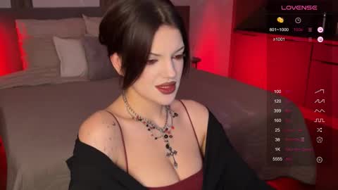 Snapshot of mavis_crystal chatting on 1, 11, 2025 Mavis online show from 1, 11, 2025