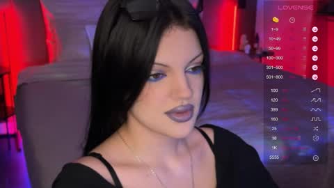 Snapshot of mavis_crystal chatting on 30, 11, 2025 Mavis online show from 30, 11, 2025