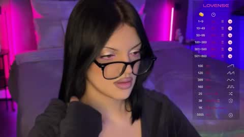 Snapshot of mavis_crystal chatting on 1, 12, 2025 Mavis online show from 1, 12, 2025