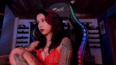 Hilary online show from 8, 2, 2025