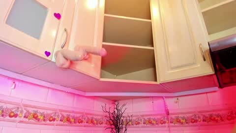 Mavy  online show from 12, 12, 2024