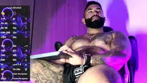 Snapshot of max__prada chatting on 6, 10, 2025 max__prada online show from 6, 10, 2025