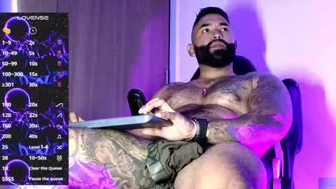 Snapshot of max__prada chatting on 7, 10, 2025 max__prada online show from 7, 10, 2025
