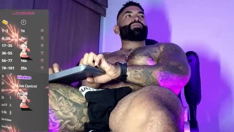 Snapshot of max__prada chatting on 28, 11, 2025 max__prada online show from 28, 11, 2025