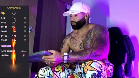 Snapshot of max__prada chatting on 5, 12, 2025 max__prada online show from 5, 12, 2025