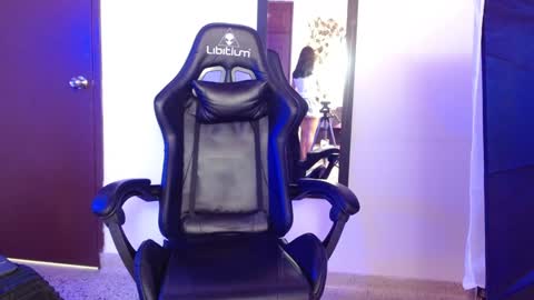 Max  Ashley online show from 31, 1, 2025