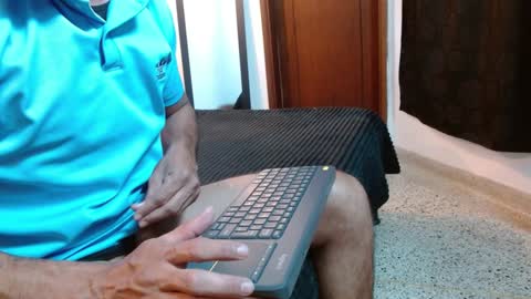 Max  Ashley online show from 2, 2, 2025