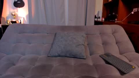 Snapshot of max_dic1 chatting on 4, 3, 2025 max D. online show from 4, 3, 2025