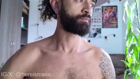 Snapshot of max_greenn chatting on 25, 11, 2025 Max Follow me IGX hereismaxx online show from 25, 11, 2025