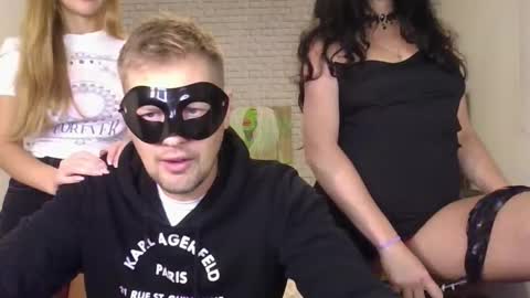 Max  Aliya online show from 27, 10, 2025