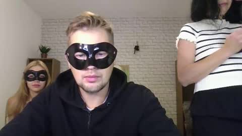 Max  Aliya online show from 3, 11, 2025