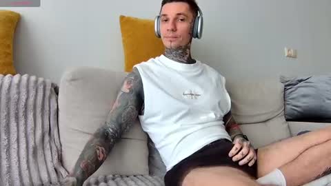 Snapshot of max_reaves chatting on 24, 7, 2026 online show from 24, 7, 2026