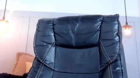 Max online show from 14, 10, 2025