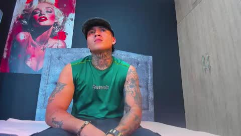 Snapshot of max_tatto chatting on 18, 11, 2025 max_tatto online show from 18, 11, 2025