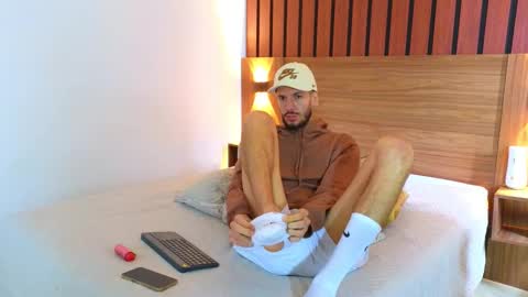 Snapshot of max_tayloor chatting on 4, 2, 2026 Max Taylor online show from 4, 2, 2026