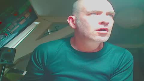 Snapshot of maxhardcore77 chatting on 1, 12, 2025 maxhardcore77 online show from 1, 12, 2025