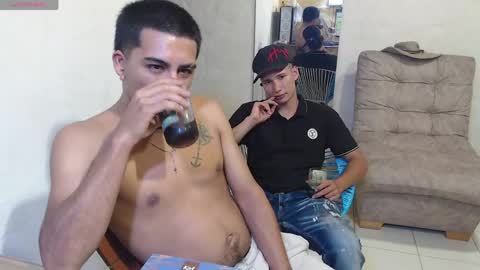 Snapshot of maxi_dick33 chatting on 26, 5, 2026 maxi dick online show from 26, 5, 2026