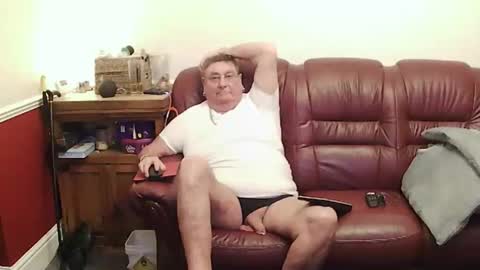 Snapshot of maxi_johnes chatting on 27, 3, 2026 MAX online show from 27, 3, 2026