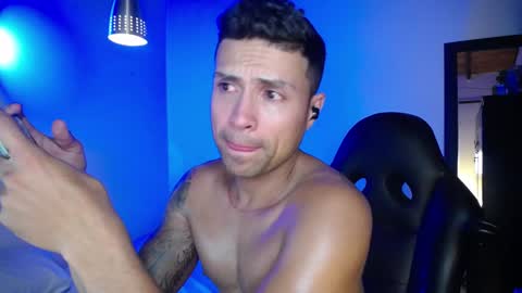 Snapshot of maxi_mux1 chatting on 7, 12, 2024 MAXI online show from 7, 12, 2024