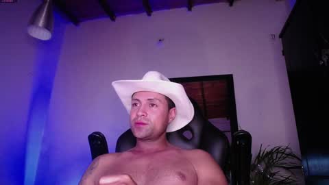 Snapshot of maxi_mux1 chatting on 23, 12, 2024 MAXI online show from 23, 12, 2024