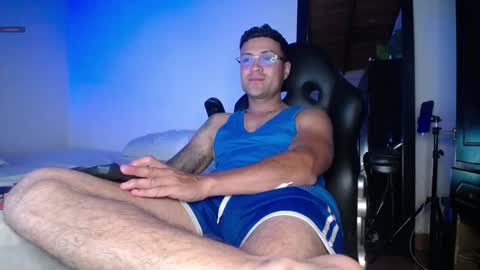 Snapshot of maxi_mux1 chatting on 6, 2, 2025 MAXI online show from 6, 2, 2025