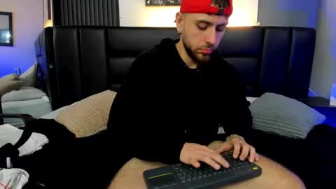 Snapshot of maxiimo_wolf chatting on 18, 9, 2025 Maximo Wolf online show from 18, 9, 2025