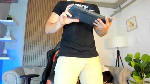 Snapshot of maxiimo_wolf chatting on 28, 9, 2025 Maximo Wolf online show from 28, 9, 2025