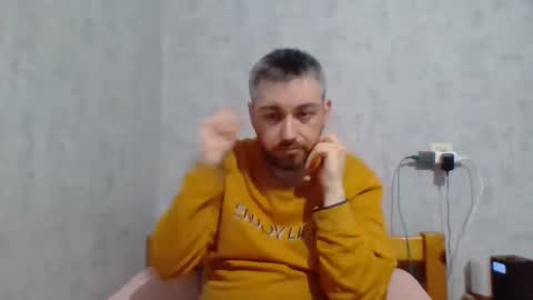 Snapshot of maximefrxx chatting on 4, 2, 2025 Maxime online show from 4, 2, 2025