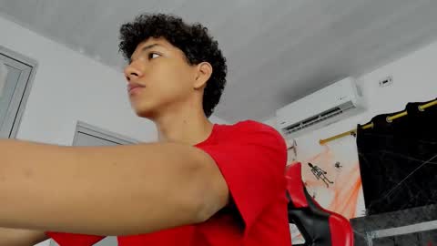 Snapshot of maximiliano_khalil chatting on 2, 11, 2025 Maximiliano online show from 2, 11, 2025