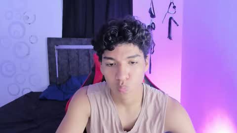 Snapshot of maximiliano_khalil chatting on 11, 11, 2025 Maximiliano online show from 11, 11, 2025