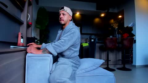 Snapshot of maximo_and_marcelo chatting on 15, 5, 2026 maximo_and_marcelo online show from 15, 5, 2026