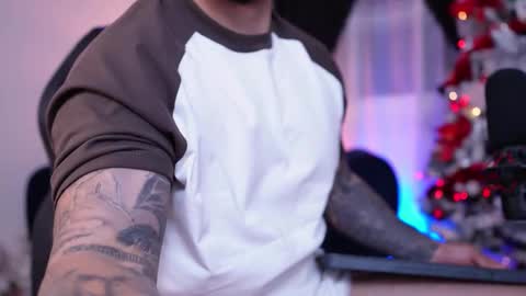 Snapshot of maximo_rodriguez chatting on 23, 12, 2025 Maximo online show from 23, 12, 2025