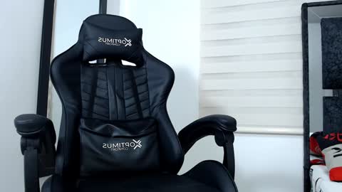 Maximo Sebastian online show from 3, 2, 2025