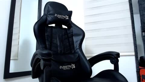 Maximo Sebastian online show from 2, 3, 2025