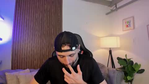 Snapshot of maximo_wolf1 chatting on 17, 7, 2026 Maximo Wolf online show from 17, 7, 2026