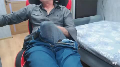 Snapshot of maximus3334 chatting on 25, 4, 2026 maximus3334 online show from 25, 4, 2026