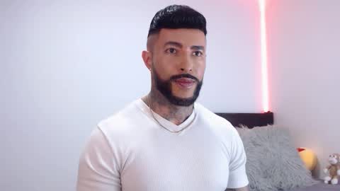 Snapshot of maximus_golden chatting on 22, 10, 2025 Independent Model online show from 22, 10, 2025