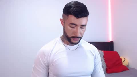 Snapshot of maximus_golden chatting on 9, 11, 2025 Independent Model online show from 9, 11, 2025