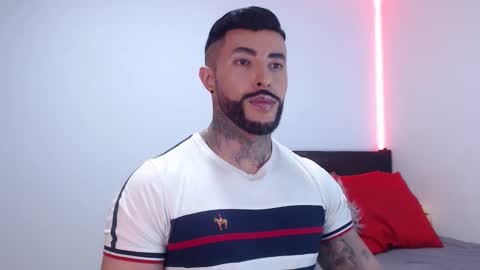 Snapshot of maximus_golden chatting on 11, 11, 2025 Independent Model online show from 11, 11, 2025