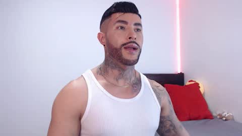 Snapshot of maximus_golden chatting on 23, 11, 2025 Independent Model online show from 23, 11, 2025