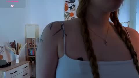 Snapshot of maxineheart chatting on 22, 6, 2026 Monica - Next stream 270525 0300 GMT2 online show from 22, 6, 2026