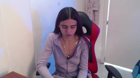 Snapshot of maxinesex_ chatting on 17, 6, 2026 maxinesex_ online show from 17, 6, 2026