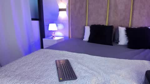 Maxi Rogers online show from 19, 2, 2026