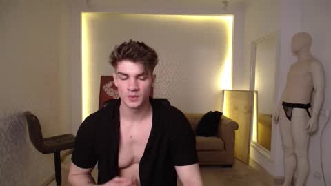 Snapshot of maxkaiden chatting on 14, 2, 2025 MaxKaiden online show from 14, 2, 2025